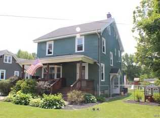 2757 2nd St, Eden, NY 14057