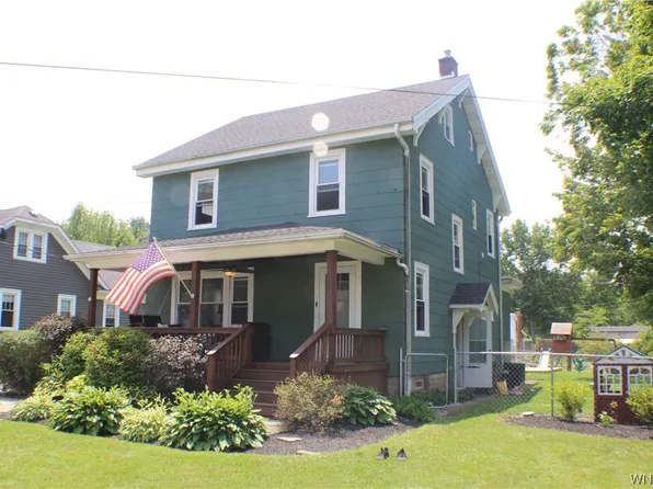 2757 2nd St, Eden, NY 14057