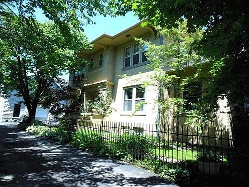 2nd image of 221 E Jefferson St