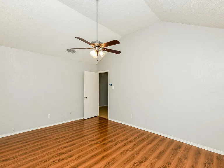 717 Parkwest Blvd — Photo 10