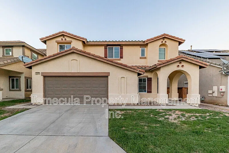 4 bed, 3.0 bath, 2096 sqft, $3,295 — Photo 1