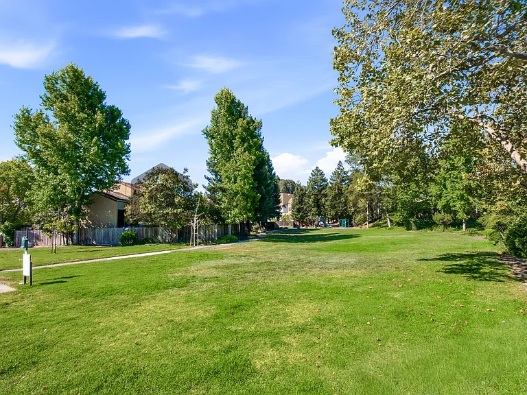 2768 Gamble Ct — Photo 55