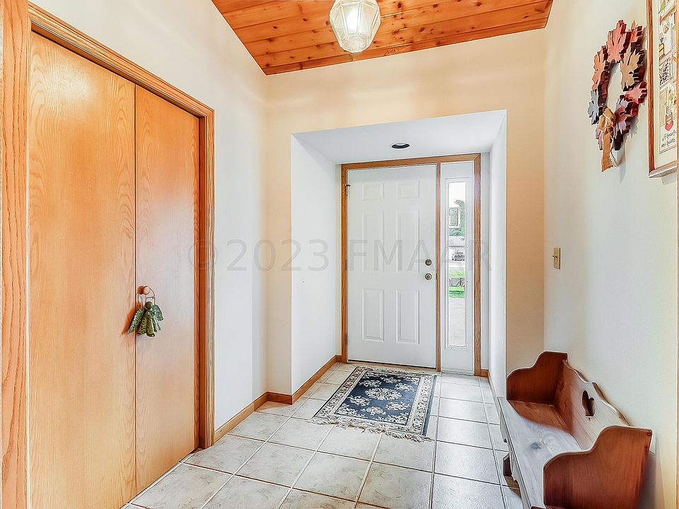 8008 Sagittarius Cir, Fargo, ND 58104 MLS 233871 Zillow
