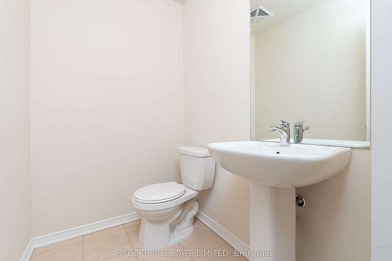 Toronto Townhouse for rent - 2 Bedrooms — photo 16