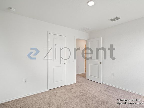 4th image of 3910 Poteet Pl
