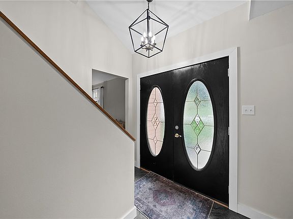 3rd image of 419 Woodcock Dr