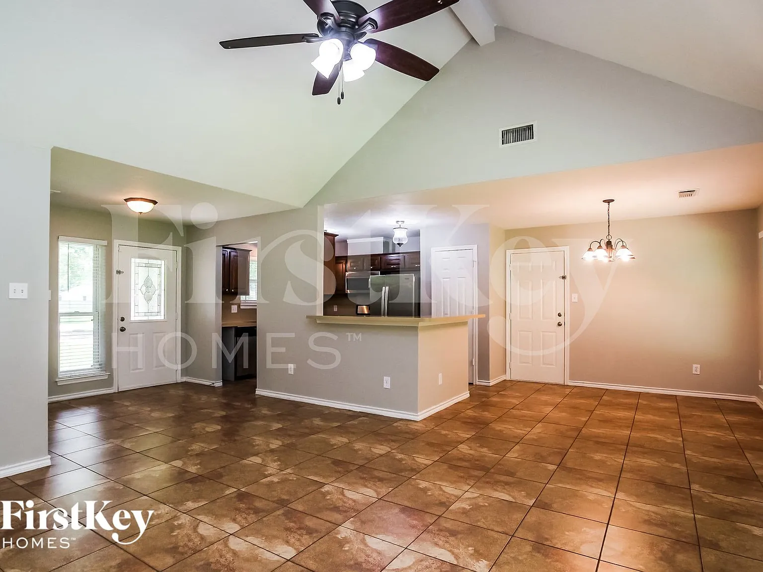 3 bed, 2.0 bath, 1415 sqft, $1,640 — Photo 4