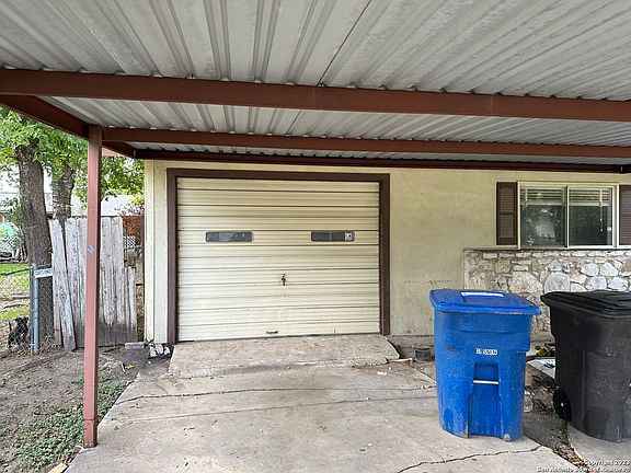 3rd image of 7434 Spring Meadow Dr