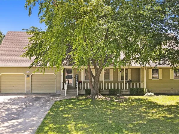 1735 S Ash St, Ottawa, KS 66067