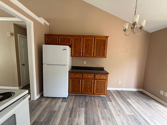 5th image of 224 Cinderella Ln