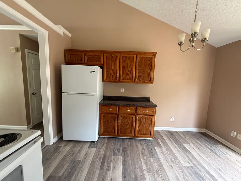 224 Cinderella Ln — Photo 5