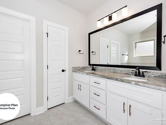 5th image of 5248 Adeline Cir