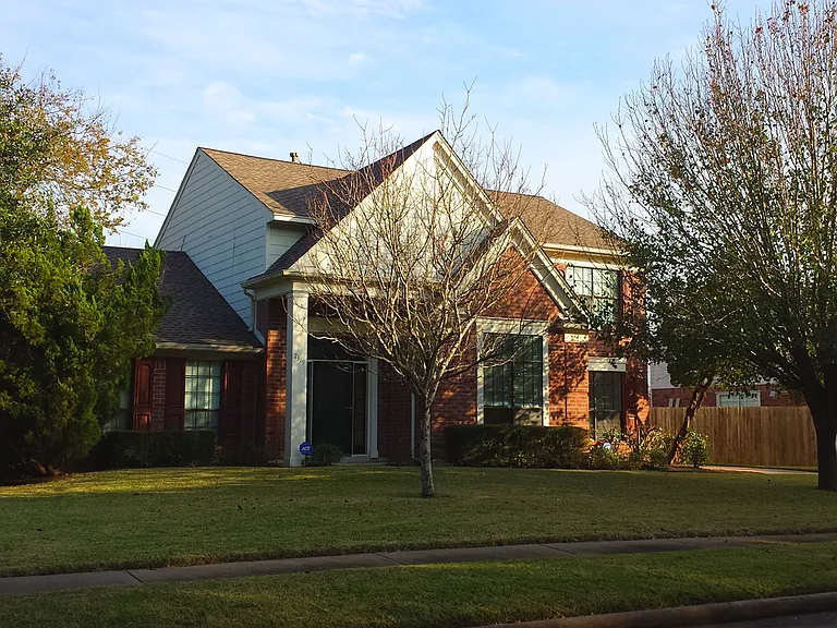 2319 Mill Creek Dr — Photo 2