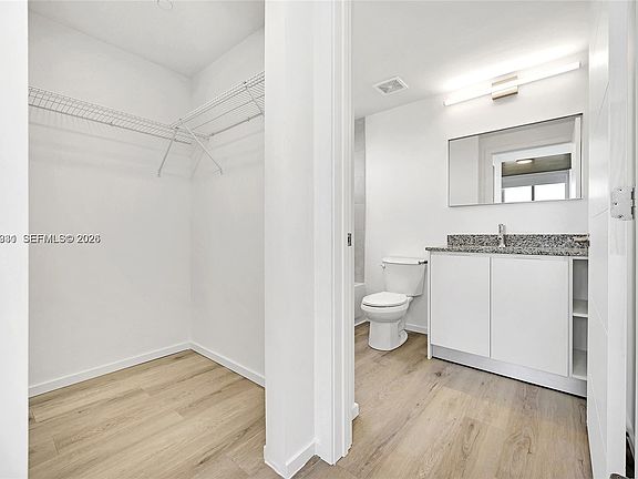4th image of 475 NE 125th St #501