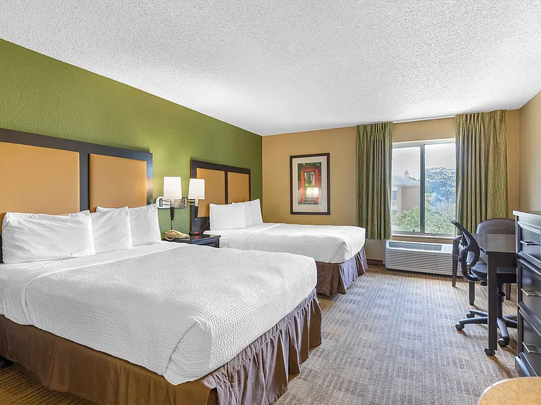 Studio Suite - 2 Queen Beds