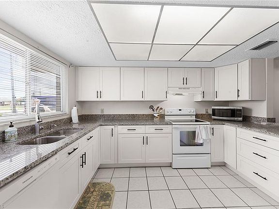 4th image of 4420 Santa Barbara BLVD #105