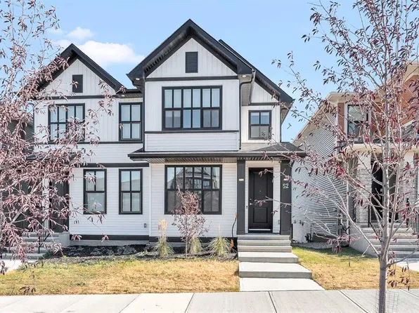 52 W Edith Gate NW, Calgary, AB T3R 1Z2