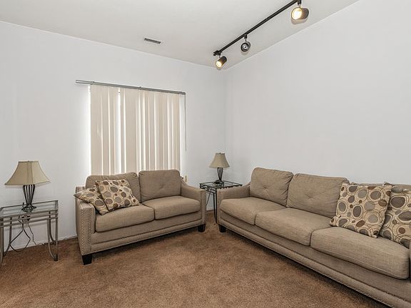 4th image of 622 Birchwood Park Dr