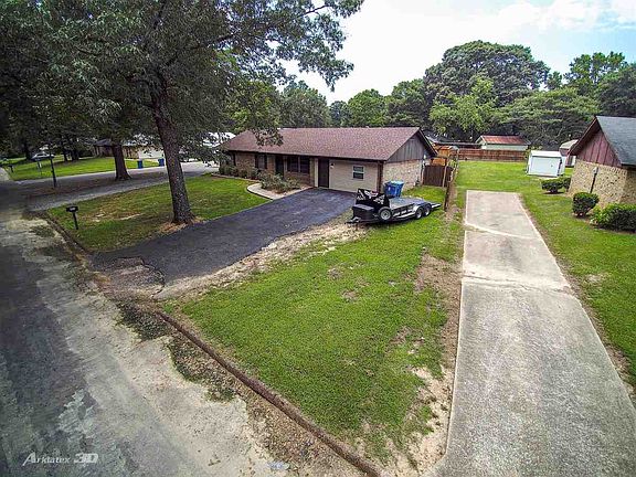 2nd image of 401 Crestwood Dr