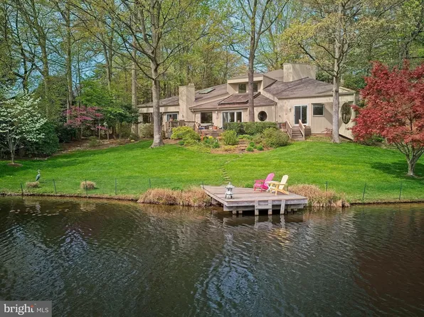 11566 Lake Newport Rd, Reston, VA 20194