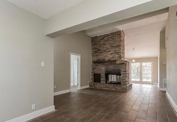 4th image of 23011 Waterloo Ct