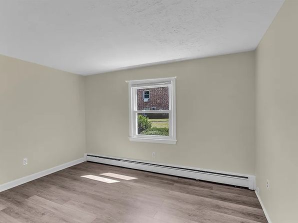 138 Tyngsboro Rd APT 4