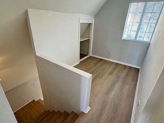 4th image of 459 N Alfred St #1/2