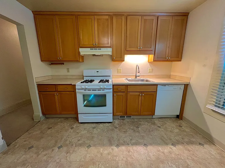 Stunning Vintage 2 Bed 1 Bath in NW 23rd! — Photo 9
