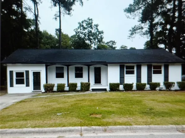 702 W 28th St, Lumberton, NC 28358