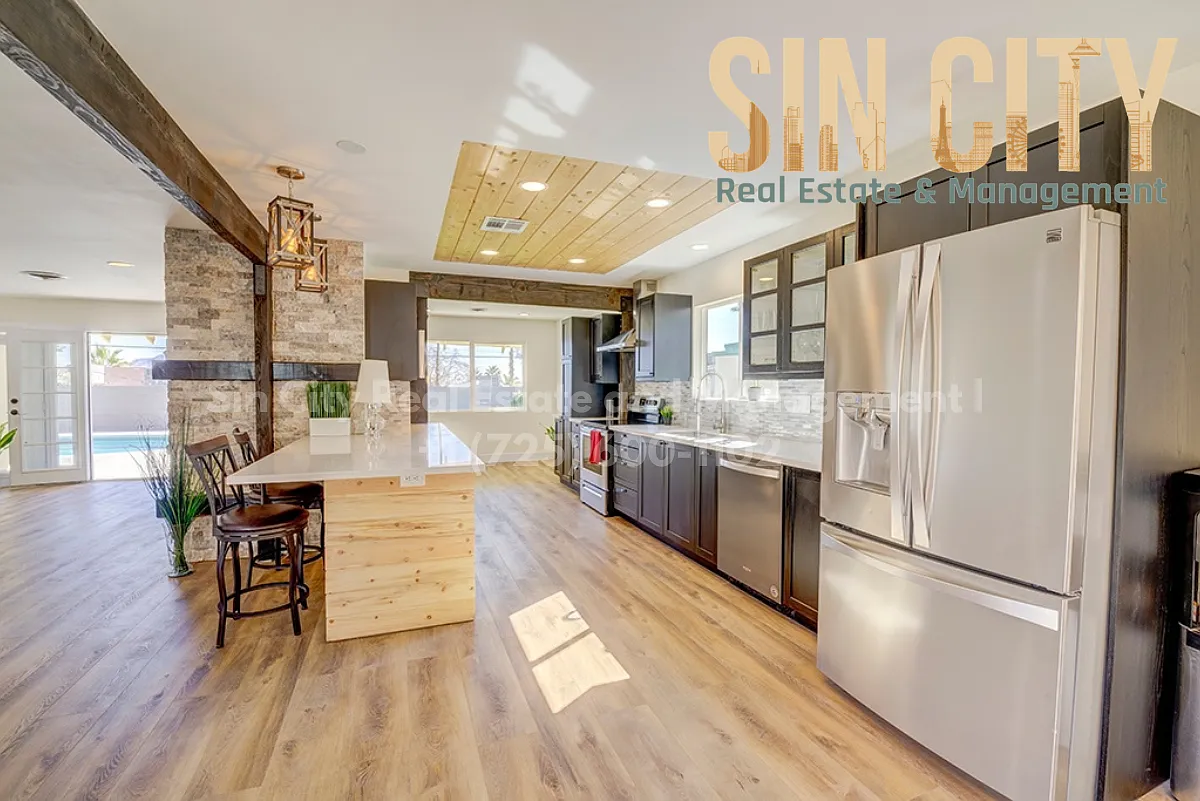 5 bed, 3.0 bath, 2416 sqft, $3,100 — Photo 2
