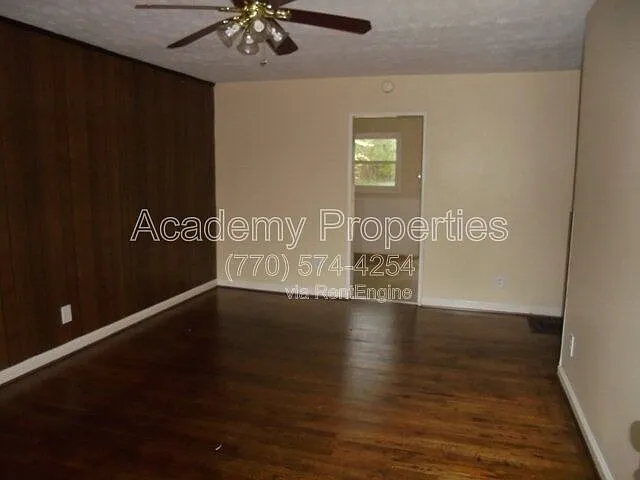 105 E Mimosa Dr