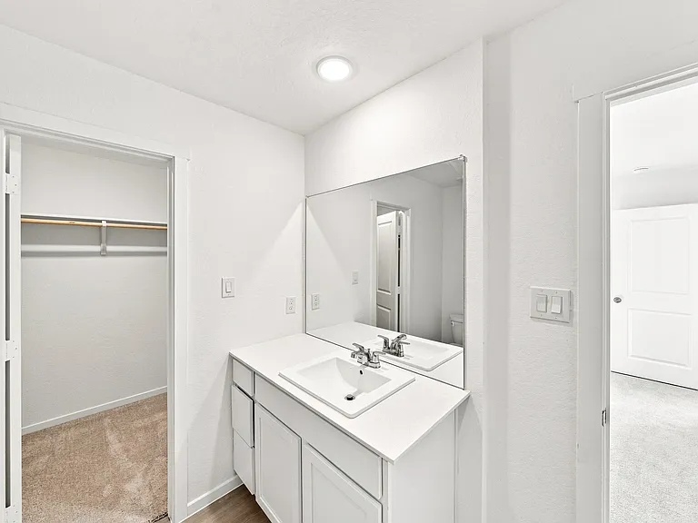 271 Zyra Ave — Photo 16