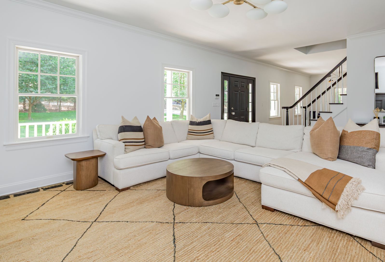  Generous living room