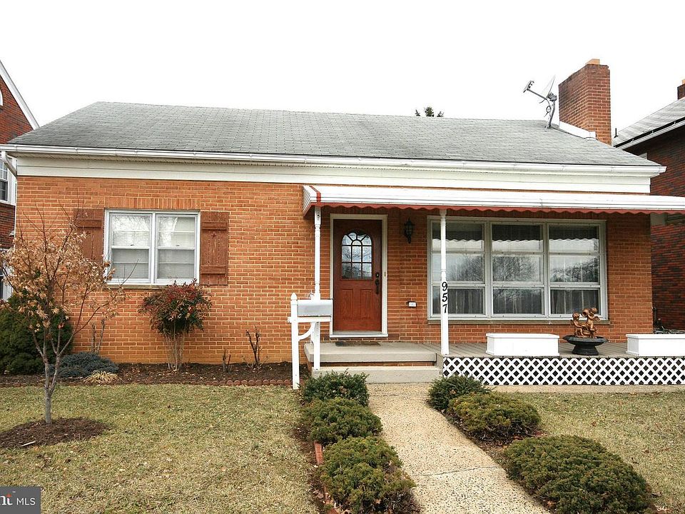 1st image of 957 Mulberry Ave