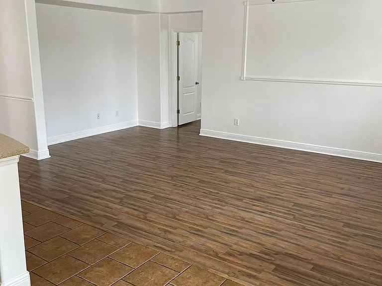 1794 Strathmore Cir — Photo 10