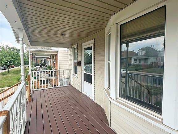 2nd image of 1058 Moy Ave