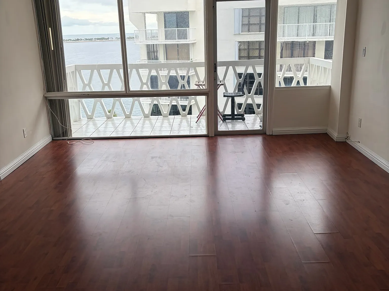 1430 Brickell Bay Dr — Photo 2