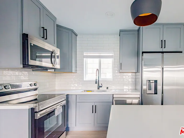 2602 Carnegie Ln #6 — Photo 11