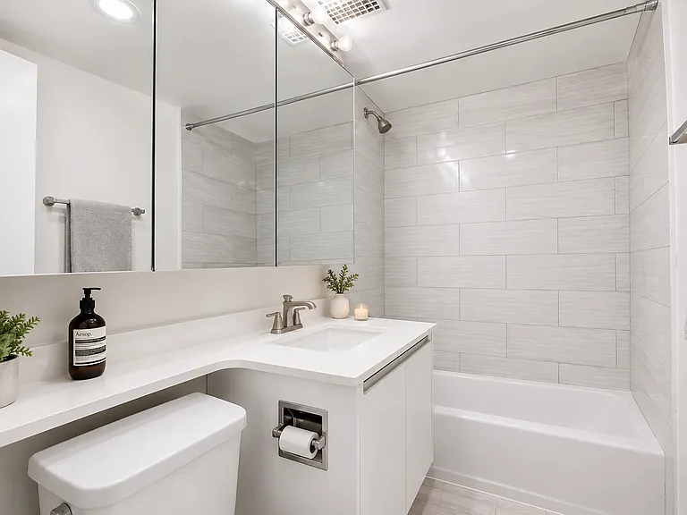 131 E 83rd St #2C — Photo 6