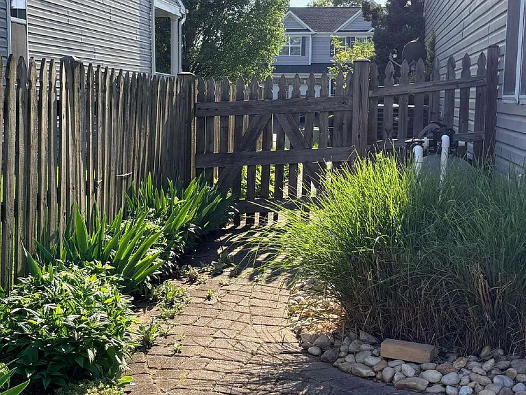 116 Greenwich Dr — Photo 13