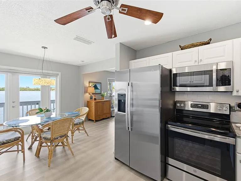 4805 Cobia Dr SE #D — Photo 10