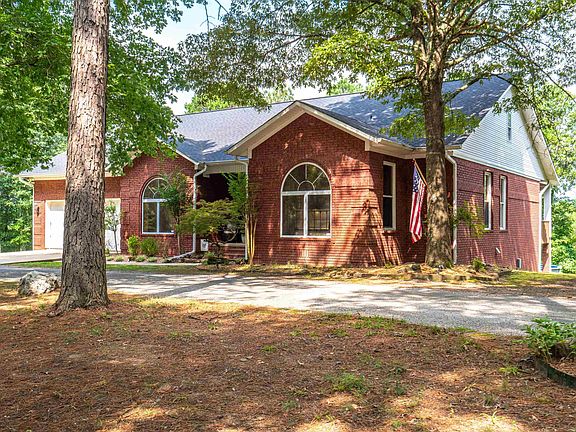 3rd image of 129 Brianwood Ln