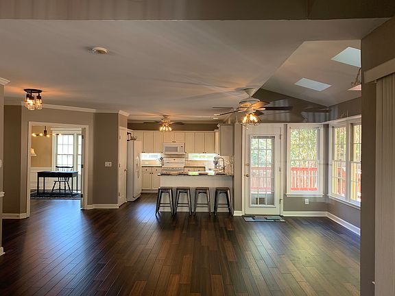 3rd image of 2765 Wyndcliff Way