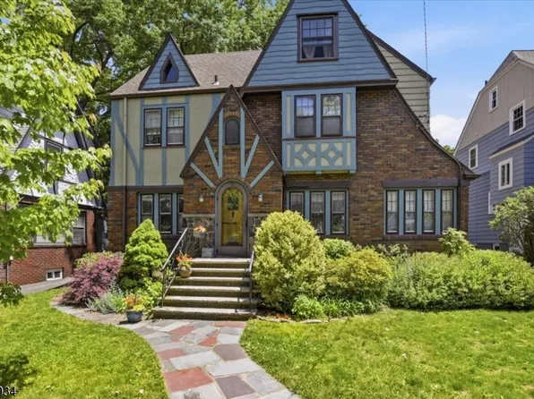18 Burroughs Way, Maplewood Twp., NJ 07040