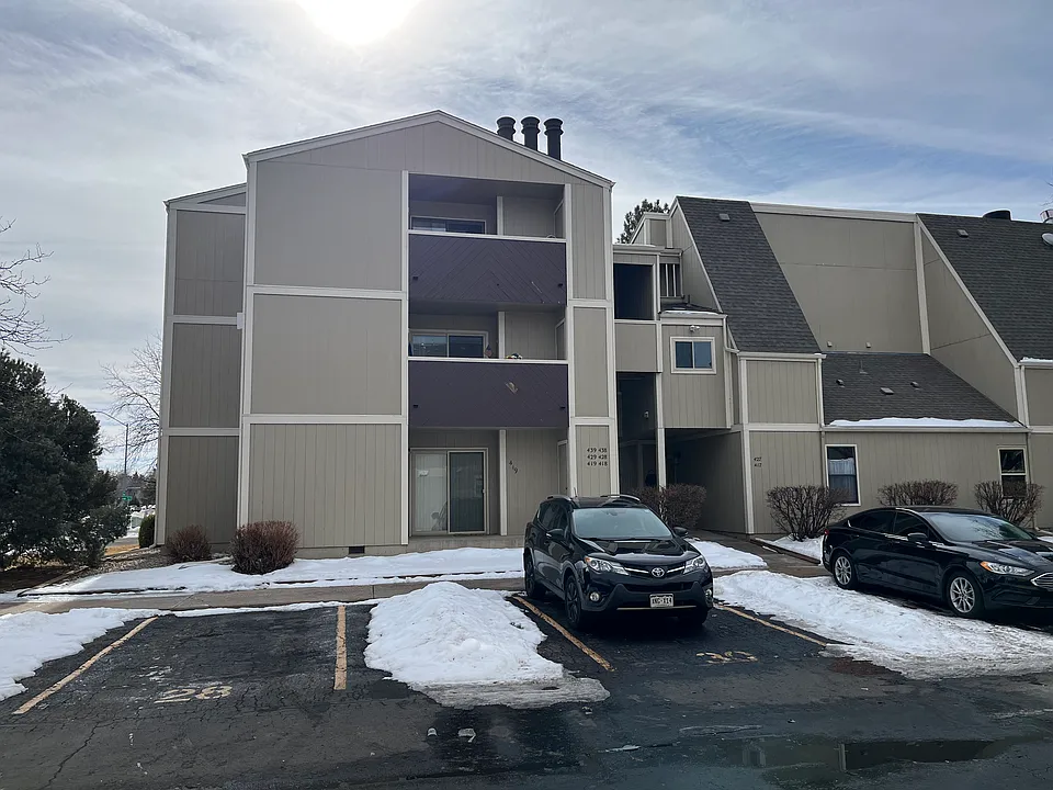 512 E Monroe Dr #D418