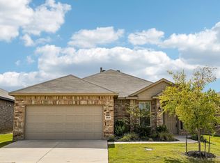 1915 Seminole Dr, Cleburne, TX 76033