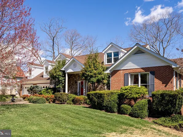 22 Manor Dr, Edinburg, VA 22824