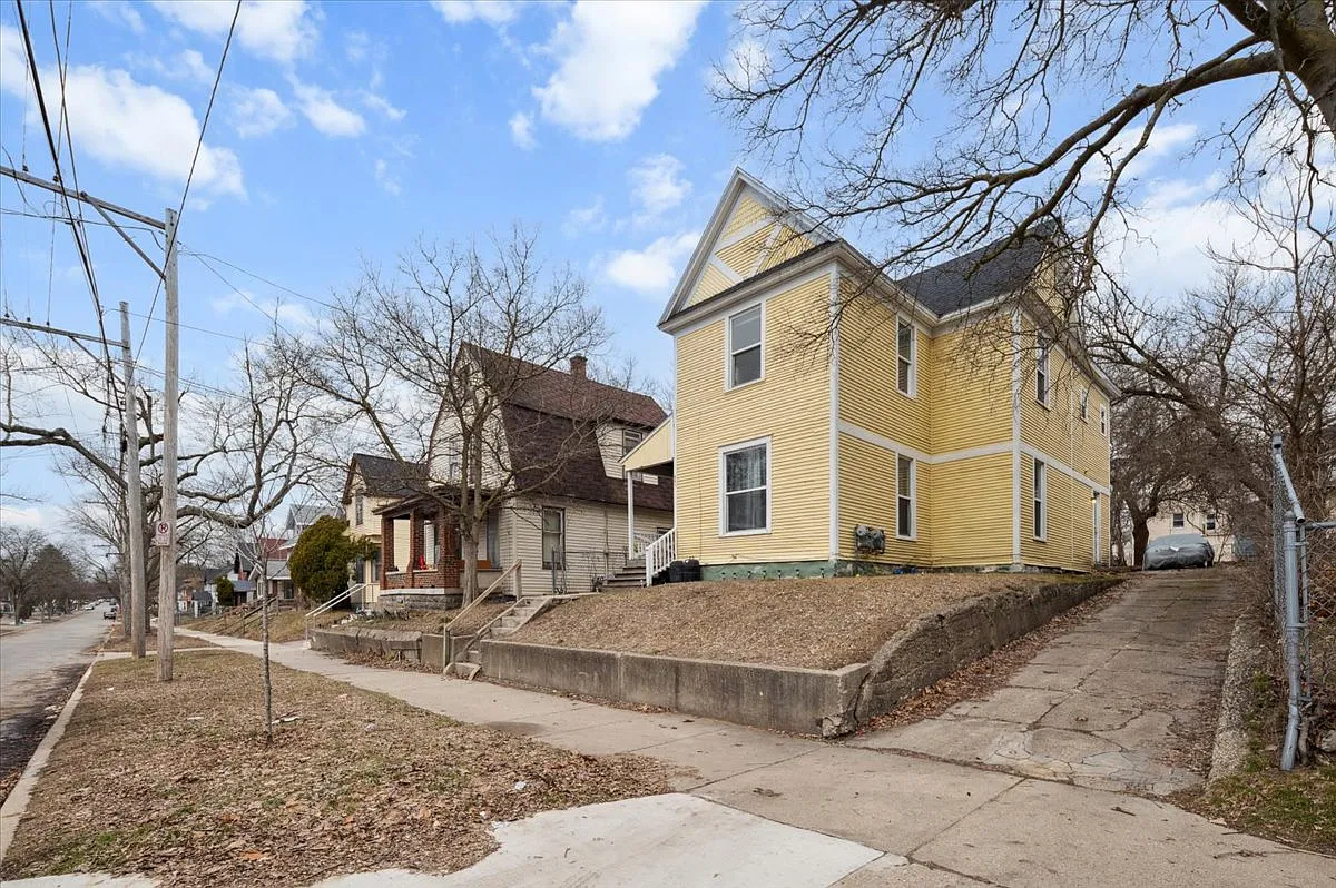 941 Prince St SE — Photo 2