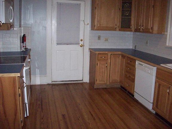 3rd image of 2653 Ernest St