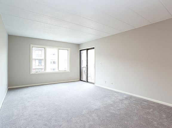 4th image of 901 Center St Unit 408
